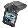 Caméra pour l’auto qui enregistre l’action devant ou derrière le véhicule