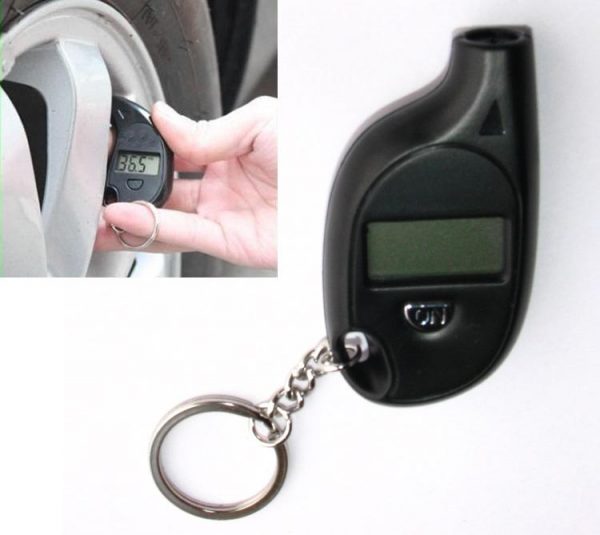 Un Jauge porte-clé pour mesurer la pression des pneus de votre auto