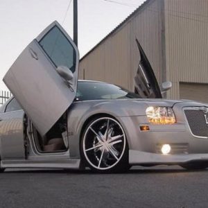 Kit de lambo doors / portes verticales pour Chrysler 300 de 2005 à 2010